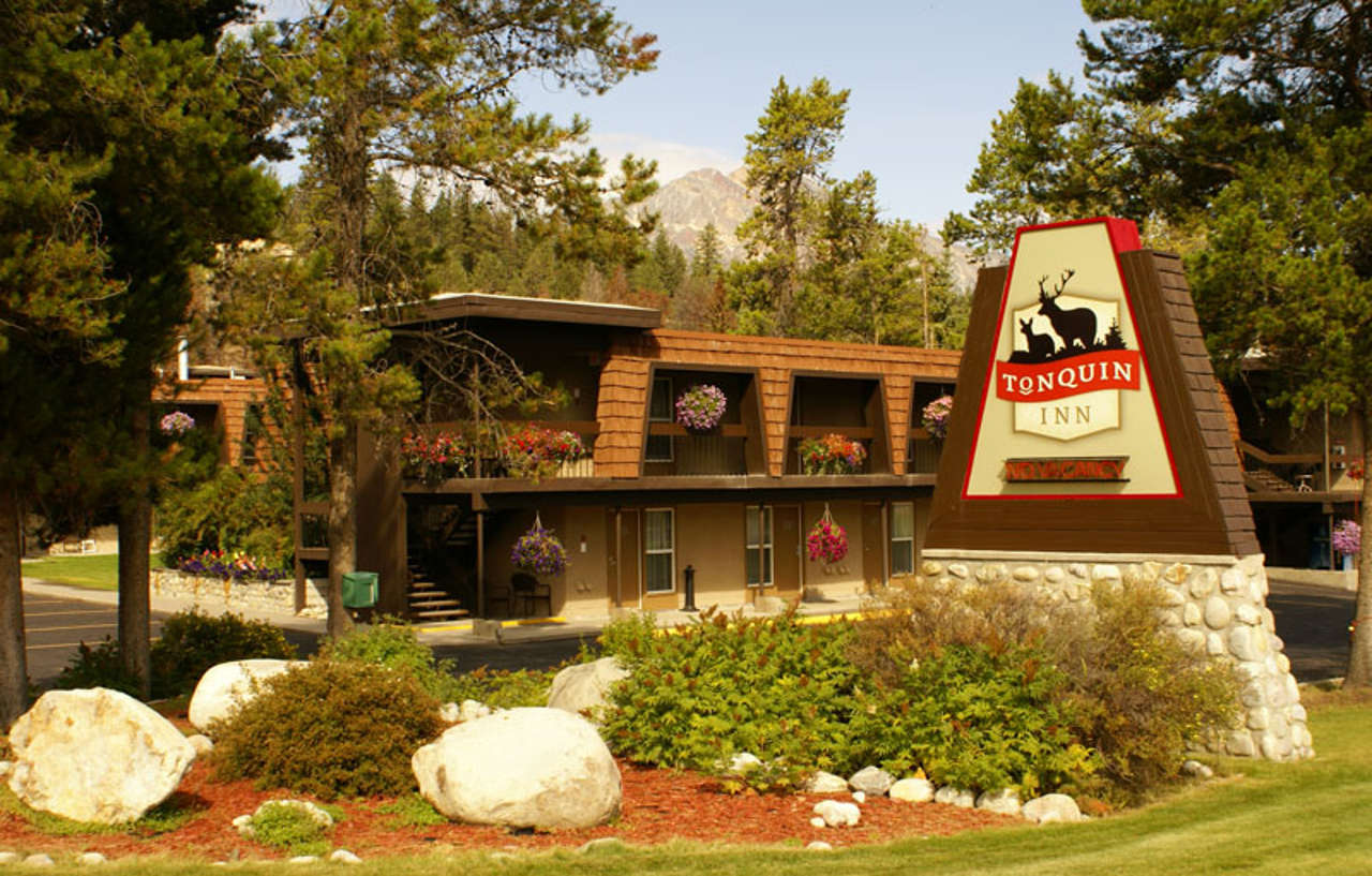 Tonquin Inn Jasper Exterior foto